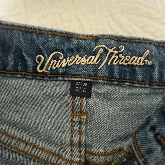 Universal Threads Ripped Blue Jeans - Picture 2 of 3